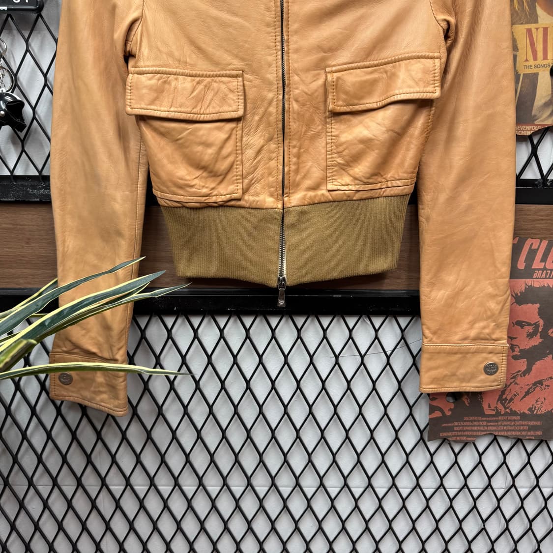 00s MCM 램스킨 크롭 레더 자켓 밑단 시보리 디테일 오렌지 상품이미지4