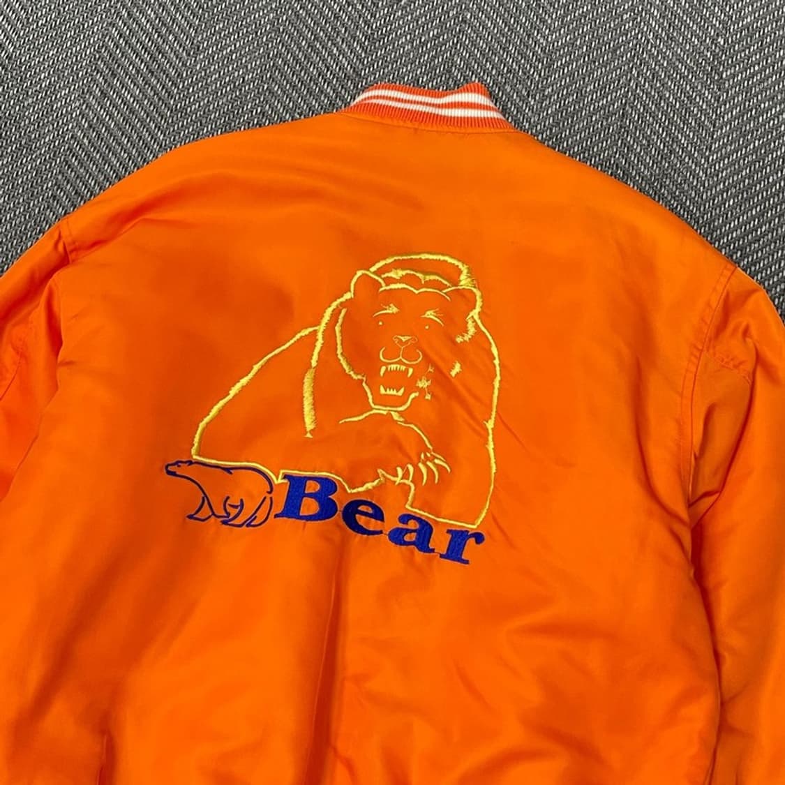 베어 루니 툰즈 콜라보 바시티 v0194 상품이미지5