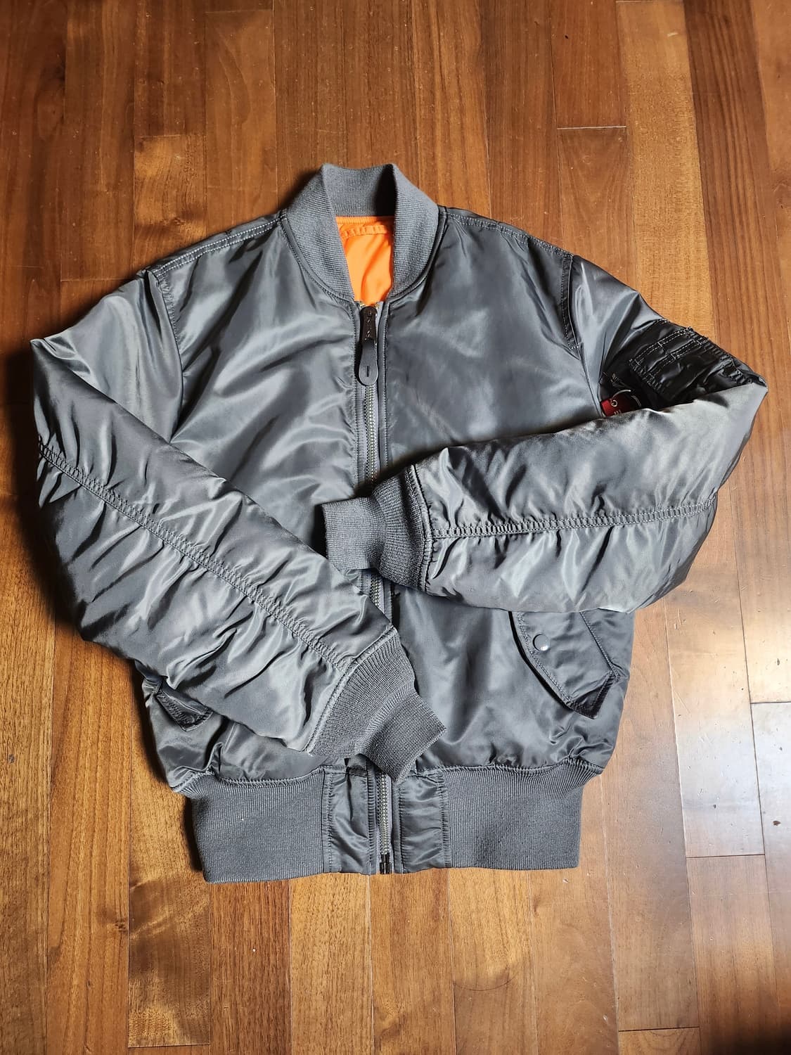 알파 인더스트리 MA-1 레귤러 Gun Metal 상품이미지2