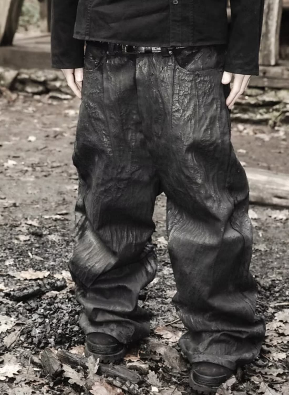 Corporate world char crest baggy denim 상품이미지3