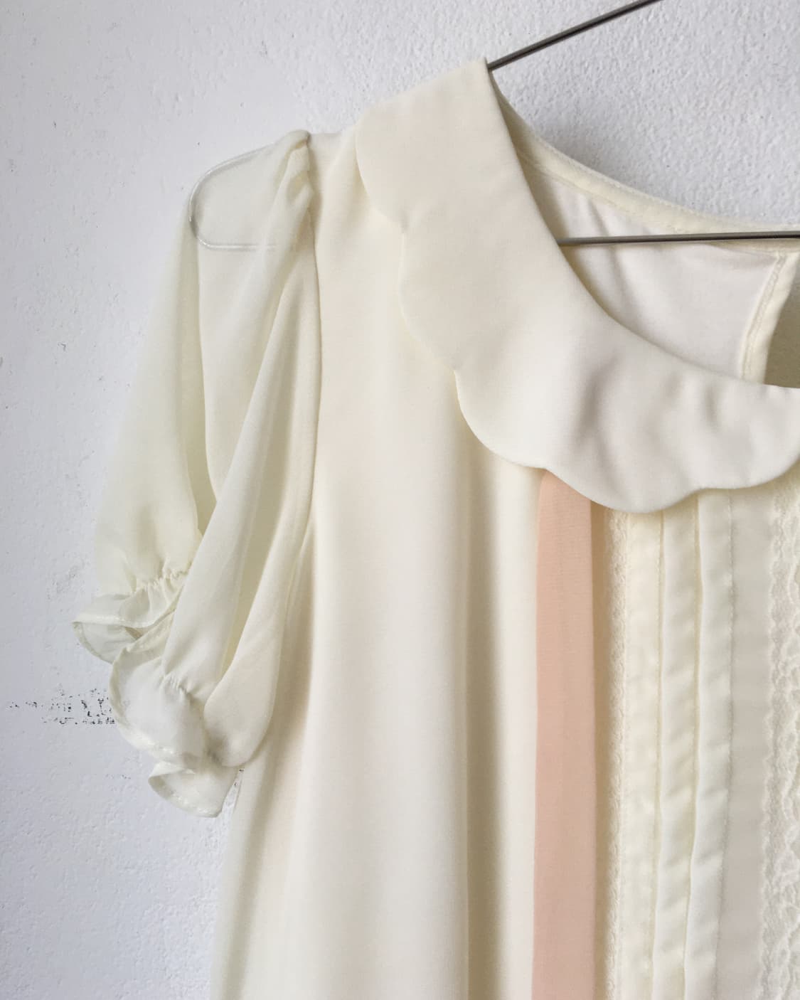 Lace pleats point tied blouse 상품이미지4
