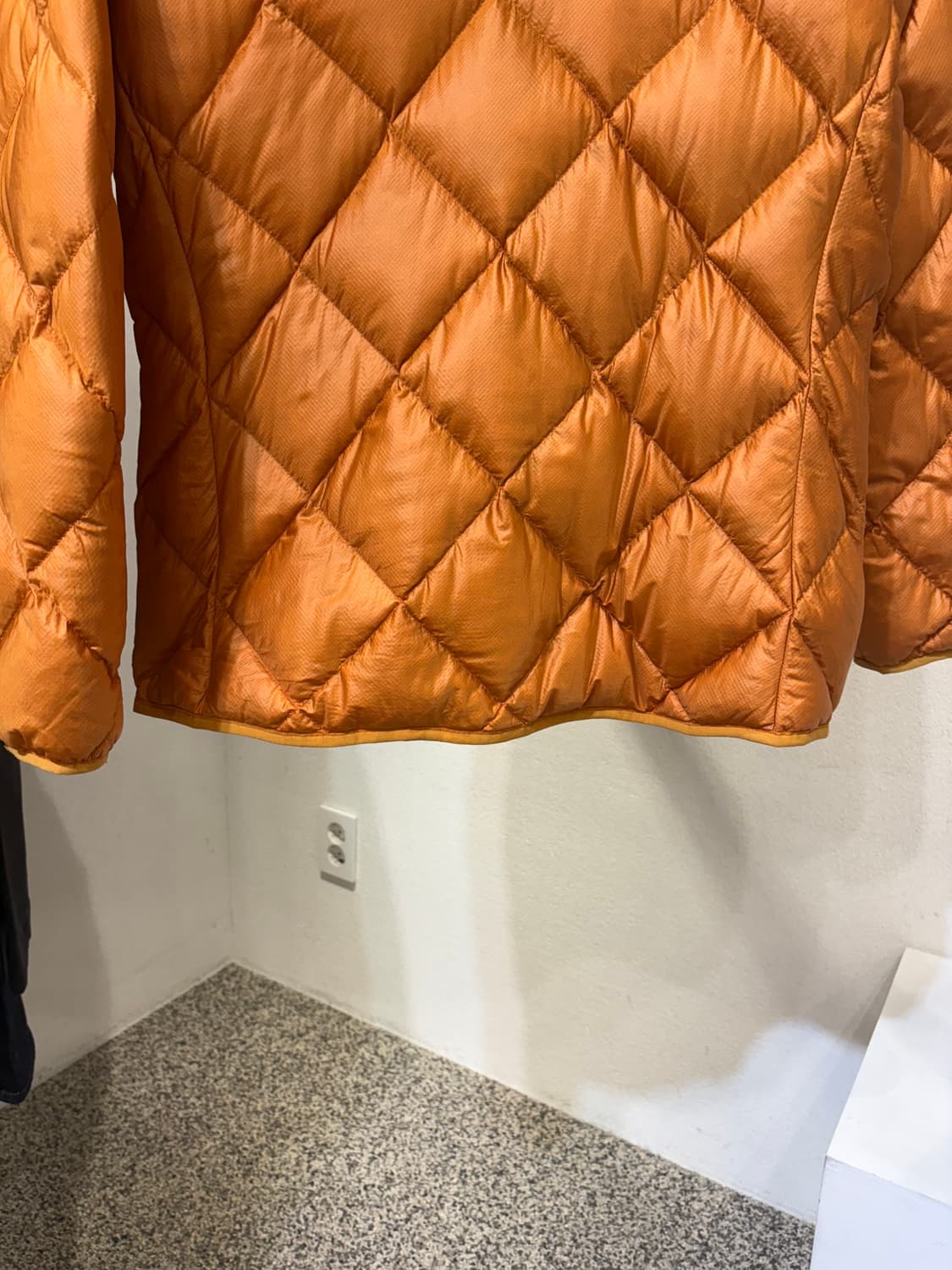 몽벨 다이아몬드 퀄팅 후드패딩 상품이미지7