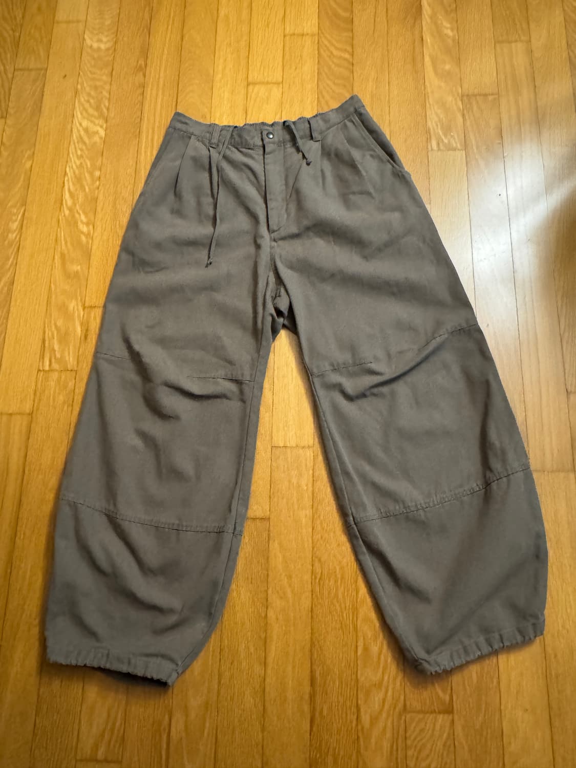 해칭룸 볼륨팬츠 다크베이지(3) 상품이미지2