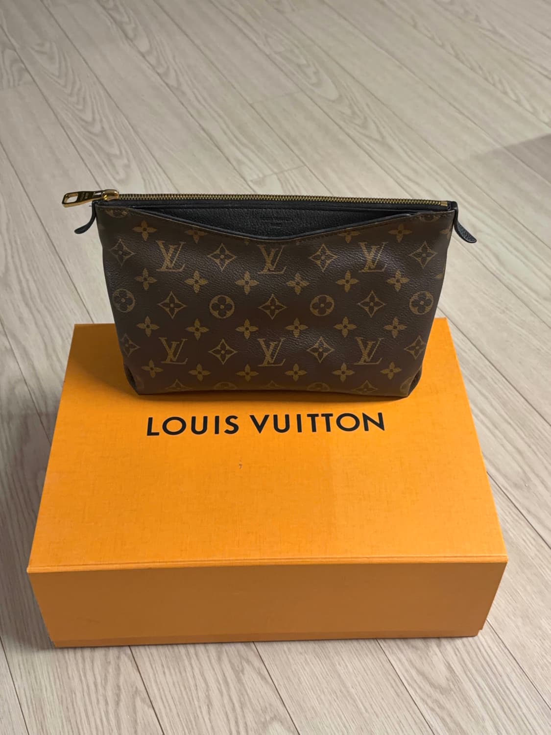 루이비통 캔버스 팔라스 뷰티클러치 / 오늘거래시 가격맞춰드려요 상품이미지1