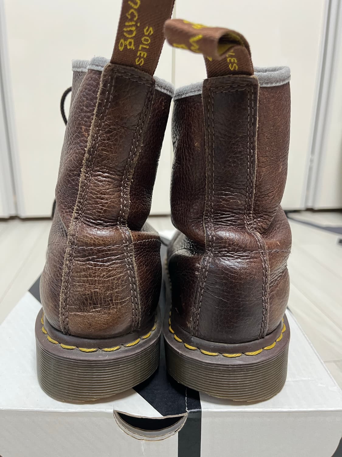 빈티지 닥터마틴 8홀 부츠 상품이미지7