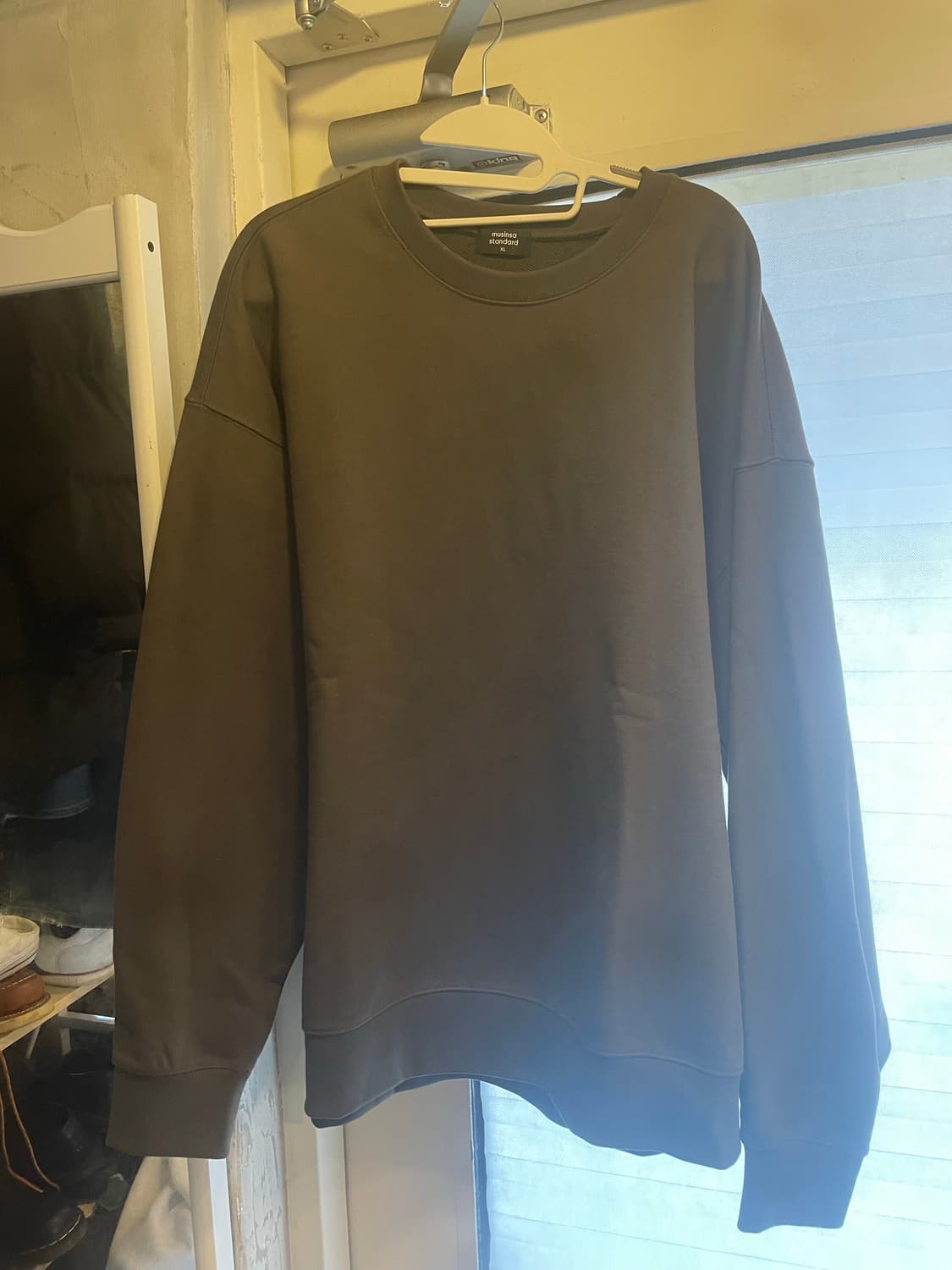 무신시 맨투맨 xl  사용감없음 옷이너무많아서 싸게날려요 상품이미지1