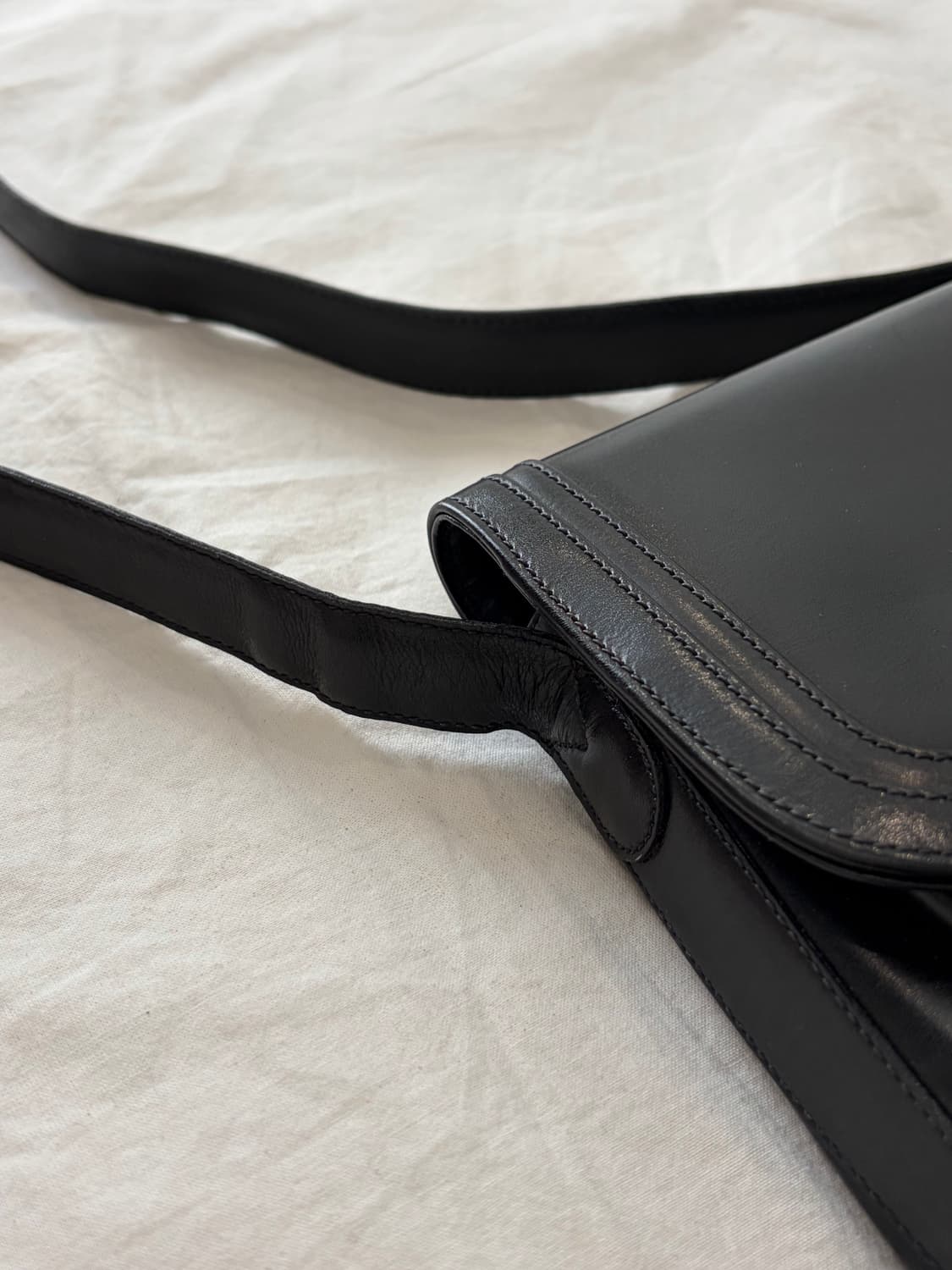 [Old Gucci] 인터로킹 레더 숄더백 블랙 상품이미지4