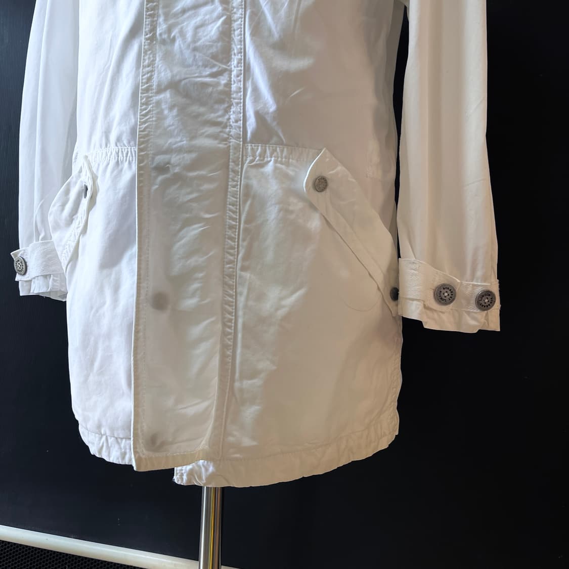M) 버버리 Made in Italy  화이트 코튼 경량 사파리 자켓 상품이미지4