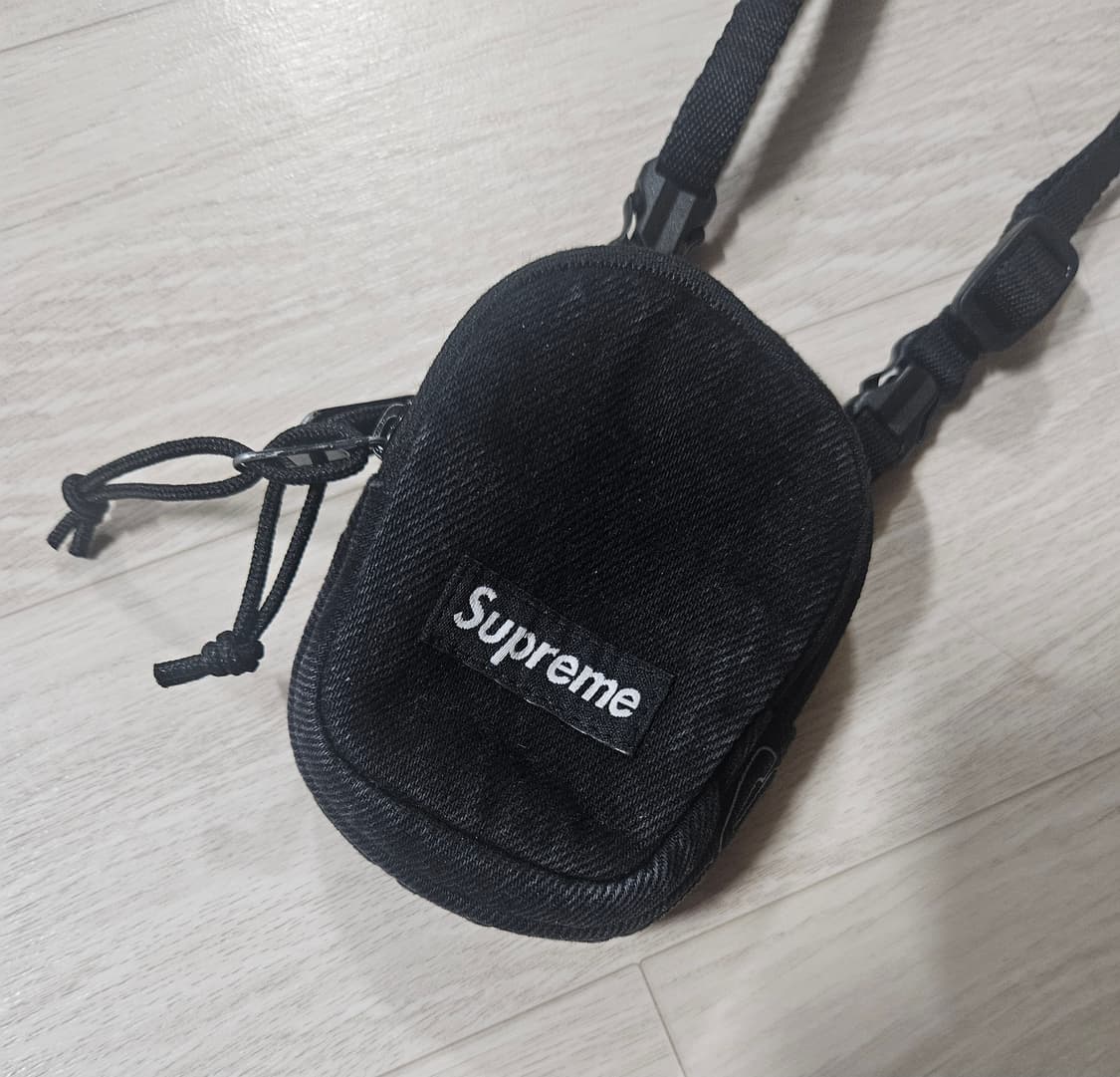 슈프림 카메라백 상품이미지2