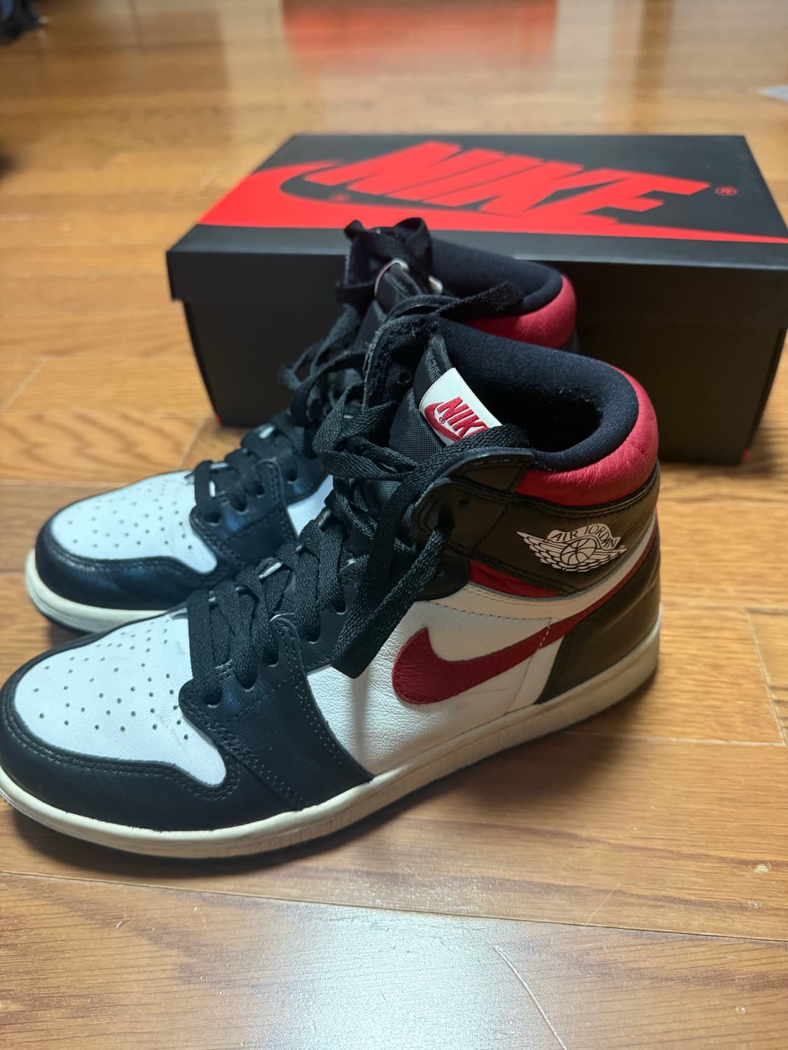 [255] 조던 1 레트로 하이 OG 짐레드 상품이미지6