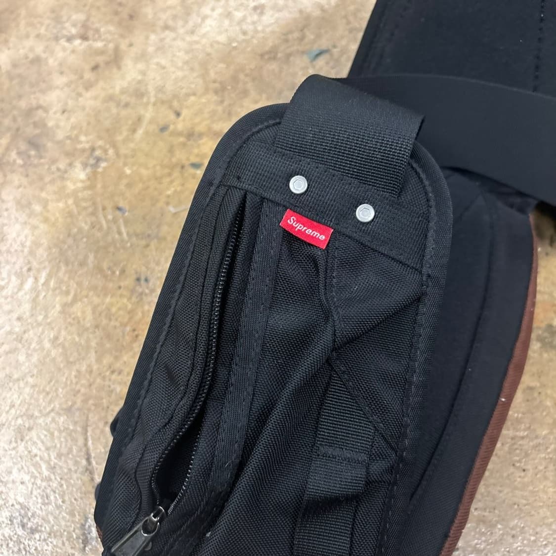 슈프림 x 노스페이스 스팁 테크 웨이스트백 브라운 22FW 상품이미지5