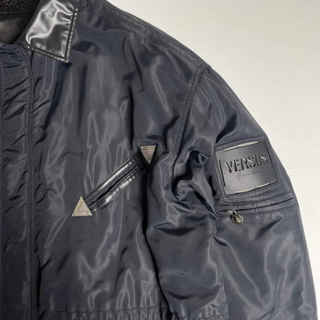 Versus 4 대각 라인 포켓 나일론 코트 (italy)   상품이미지4