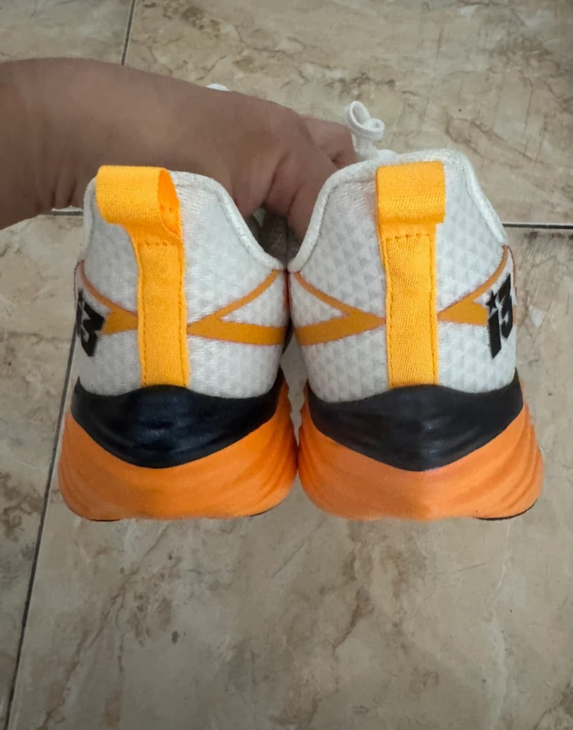 자동으로 달려지는 러닝화 250 10분미만 시착 상품이미지4