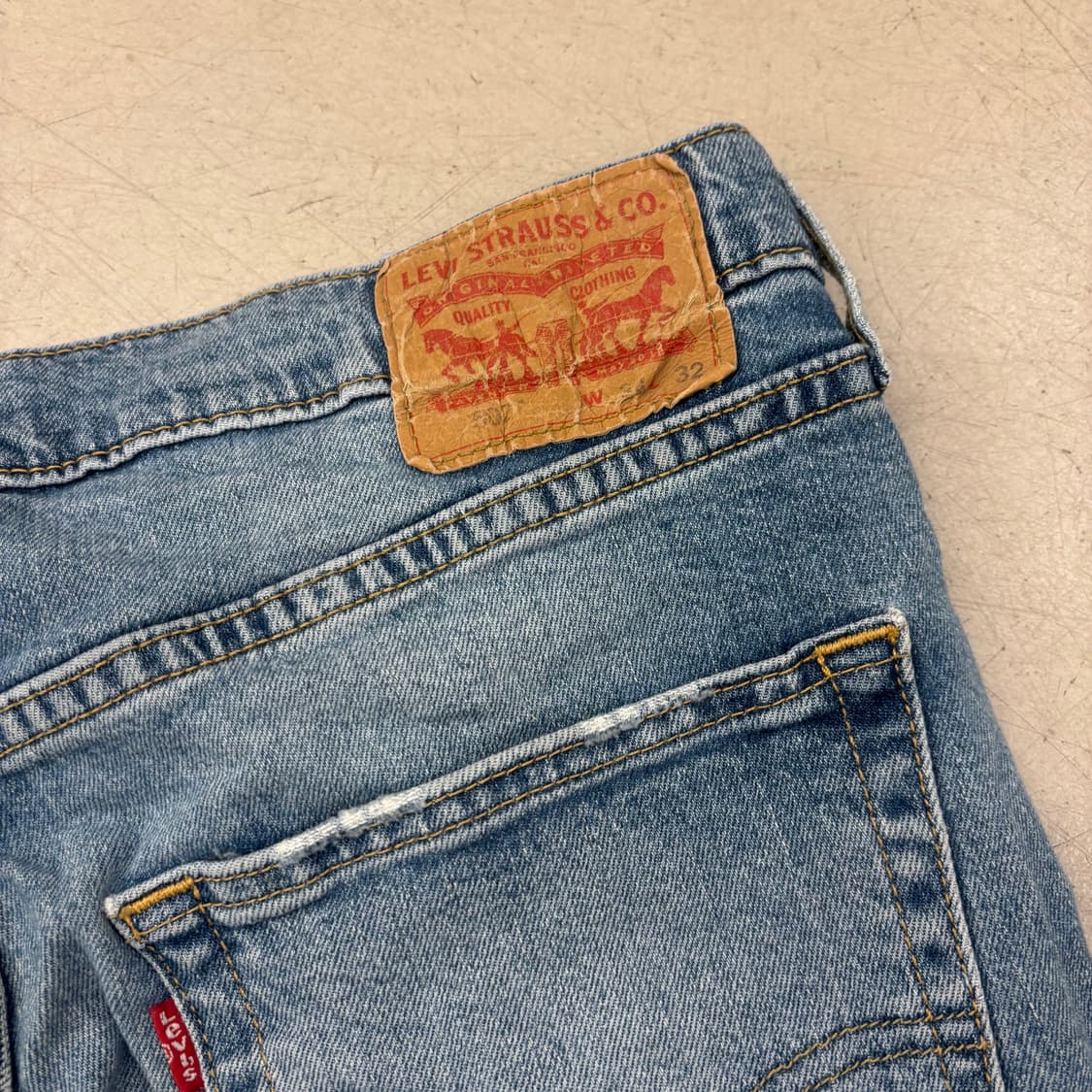 리바이스 502 워싱 데님 팬츠 상품이미지2