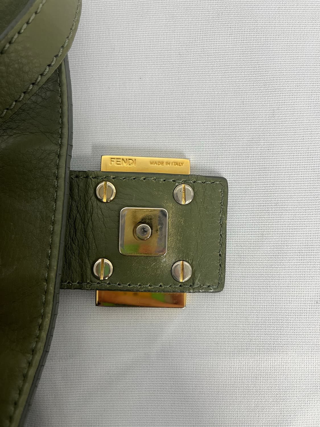 FENDI 펜디 바게트 레더 크로스백 카키 상품이미지7