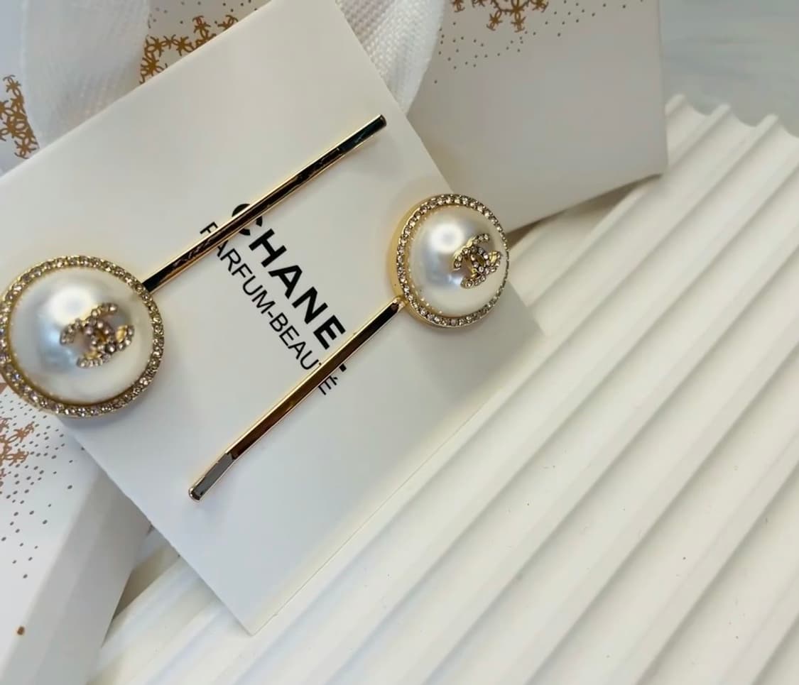 샤넬 뷰티 홀리데이 헤어핀 2종  상품이미지2