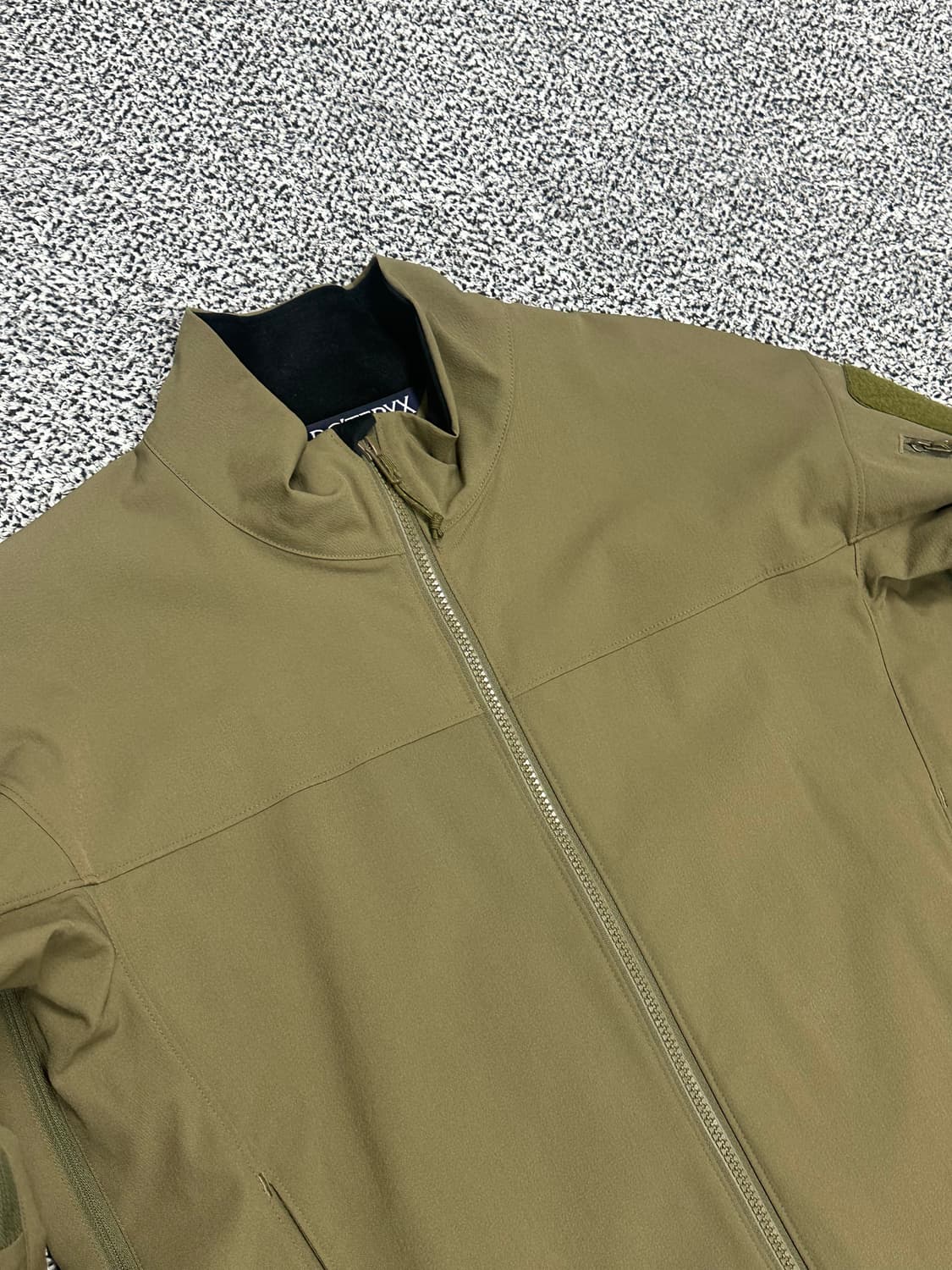 [ 아크테릭스 ] / 남성95-100 / 리프 브라운 자켓 상품이미지2