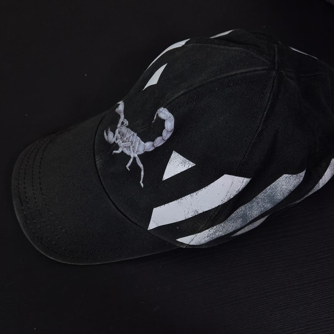 오프화이트 스콜피온 볼캡  상품이미지4