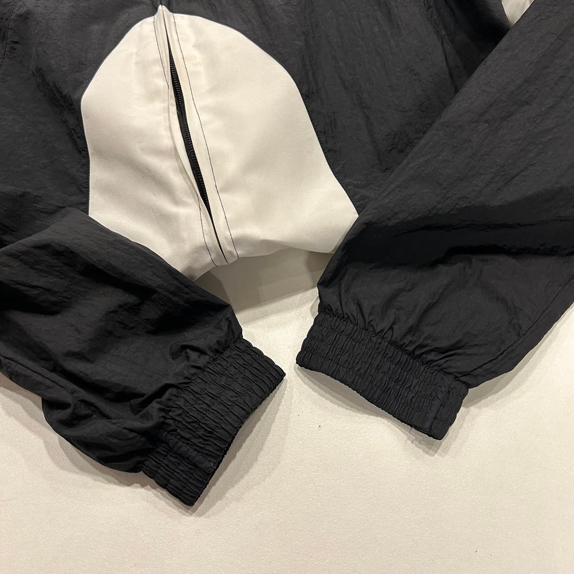 [L] 아디다스 블랙 트레포일 바람막이 자켓 상품이미지4