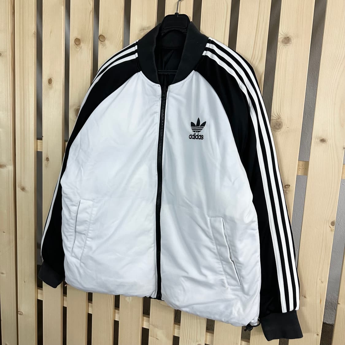 (L) 아디다스 리버시블 블랙&화이트 패딩 상품이미지3