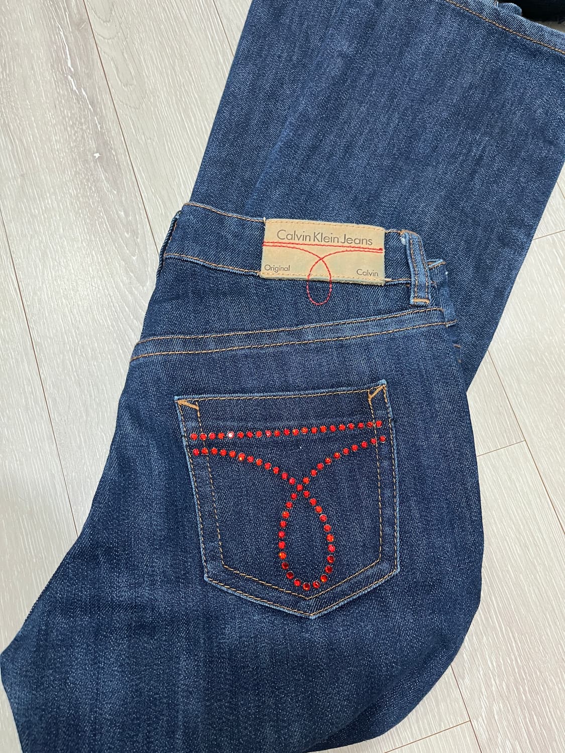 캘빈 클라인 진청 핫픽스 세미 부츠컷 상품이미지4