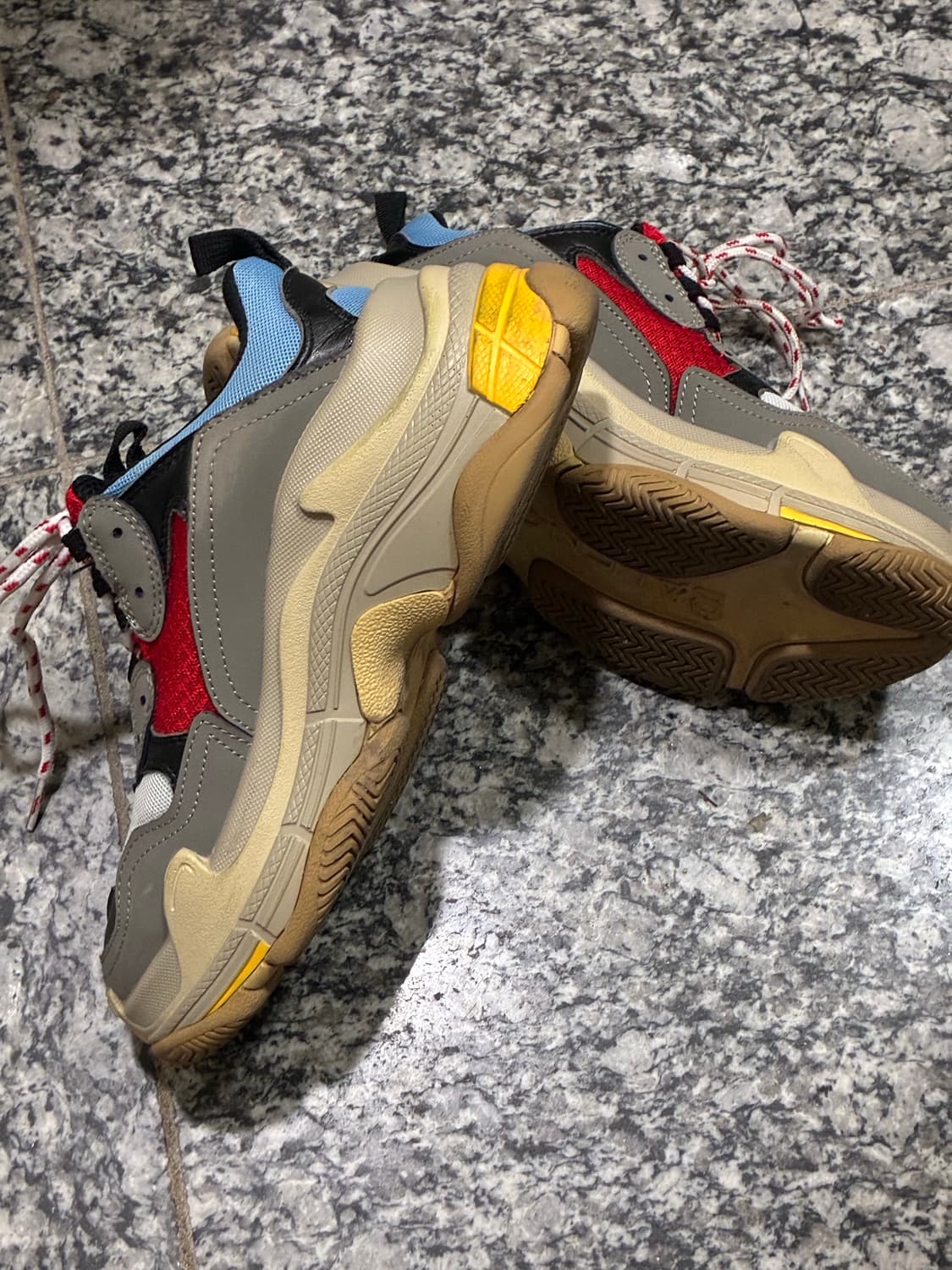 Balenciaga Triple S Grey Red Blue 상품이미지2