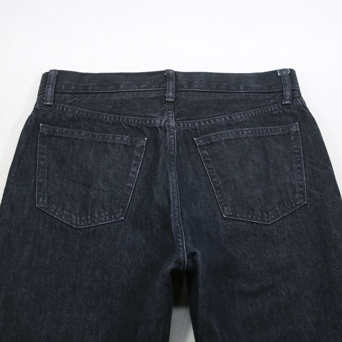(착용컷) 유니클로 x HELMUT LANG 데님 팬츠 (남성용 31) 상품이미지8