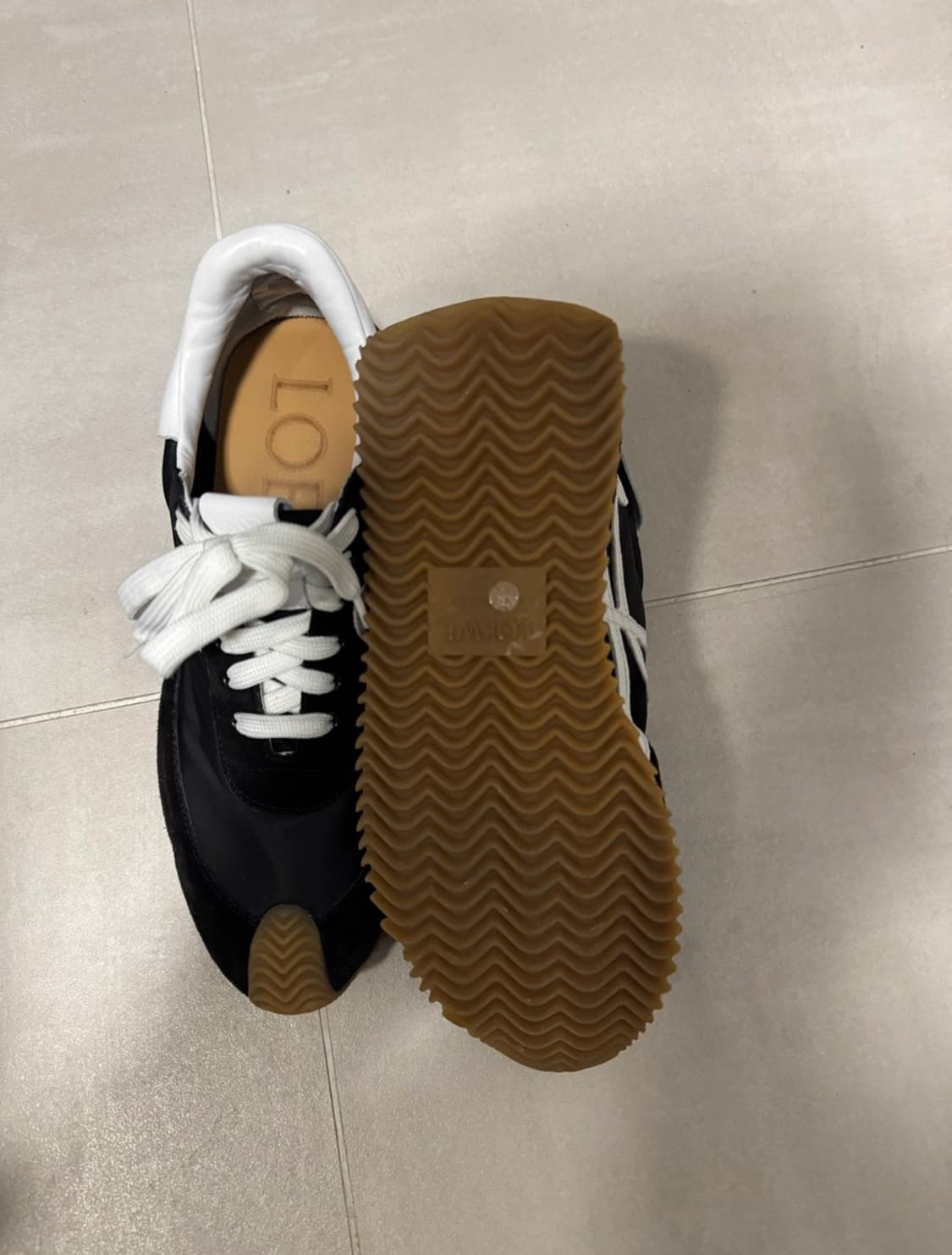 Loewe 러너 스니커즈  상품이미지2