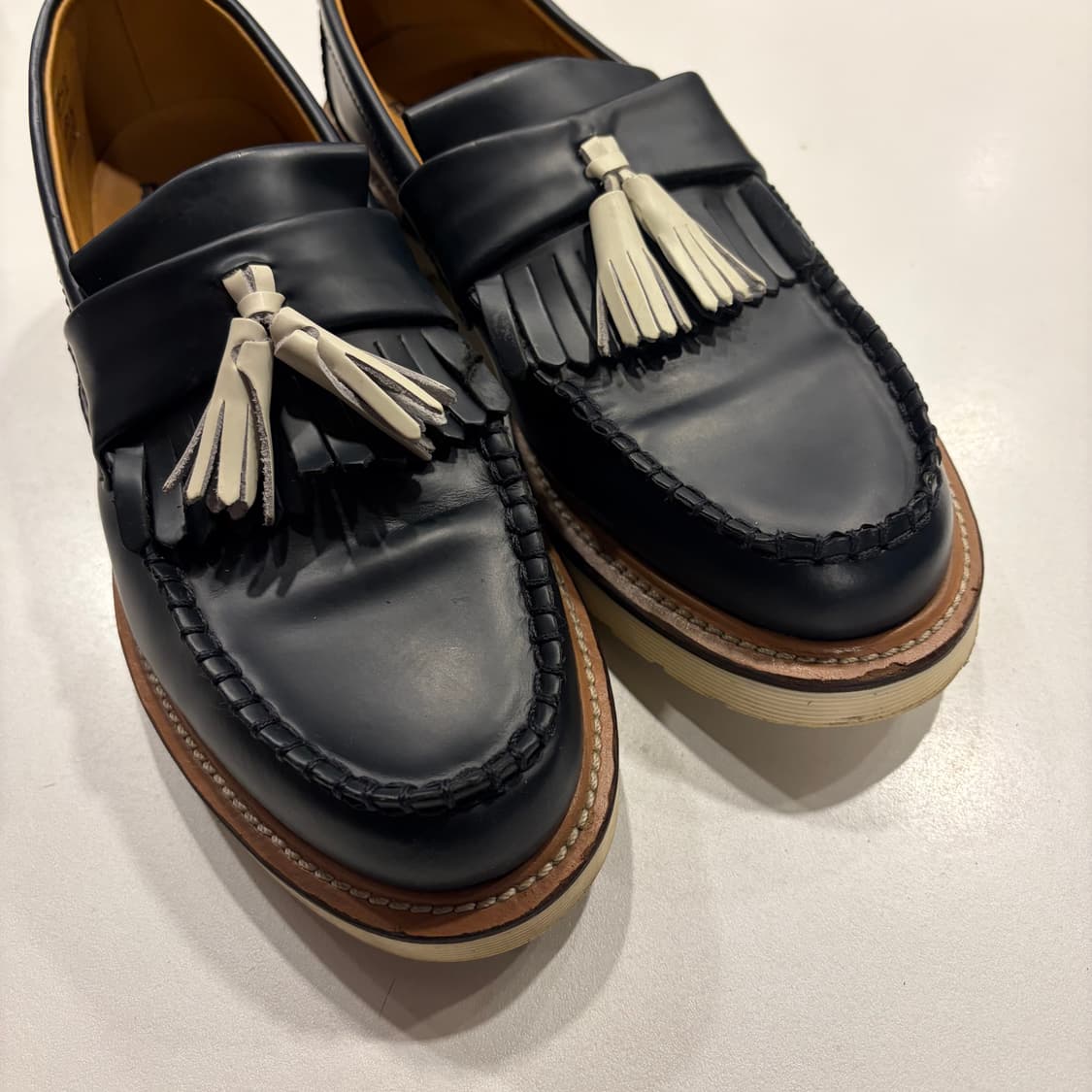 [250/us 7] 닥터마틴 태슬 로퍼 블랙 상품이미지4