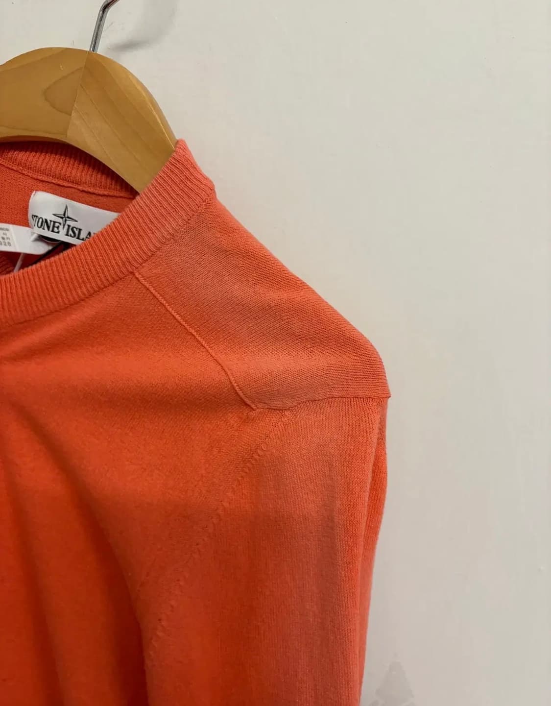 새상품(S)스톤아일랜드 와펜 패치 크루넥 니트 코랄 상품이미지8