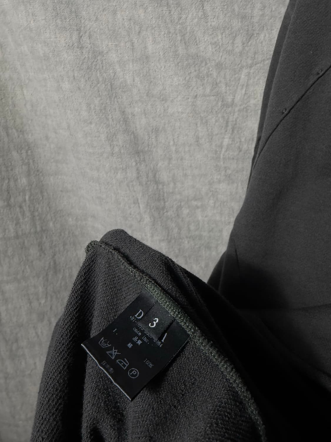 DEVOA Long Sleeve Layered Cut Top  상품이미지9