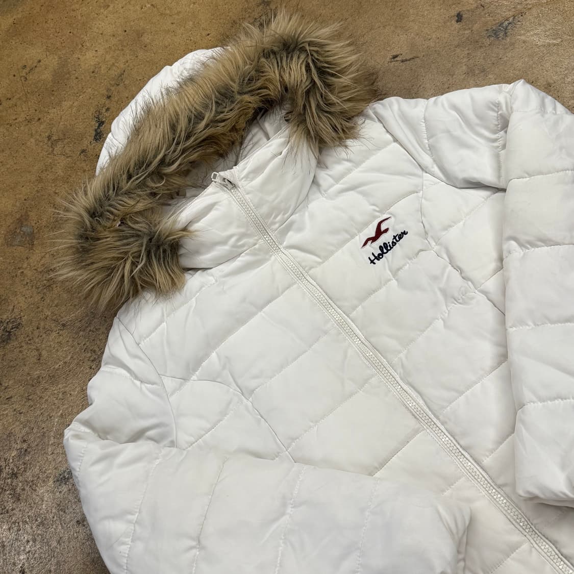 홀리스터 화이트 털 패딩  상품이미지1