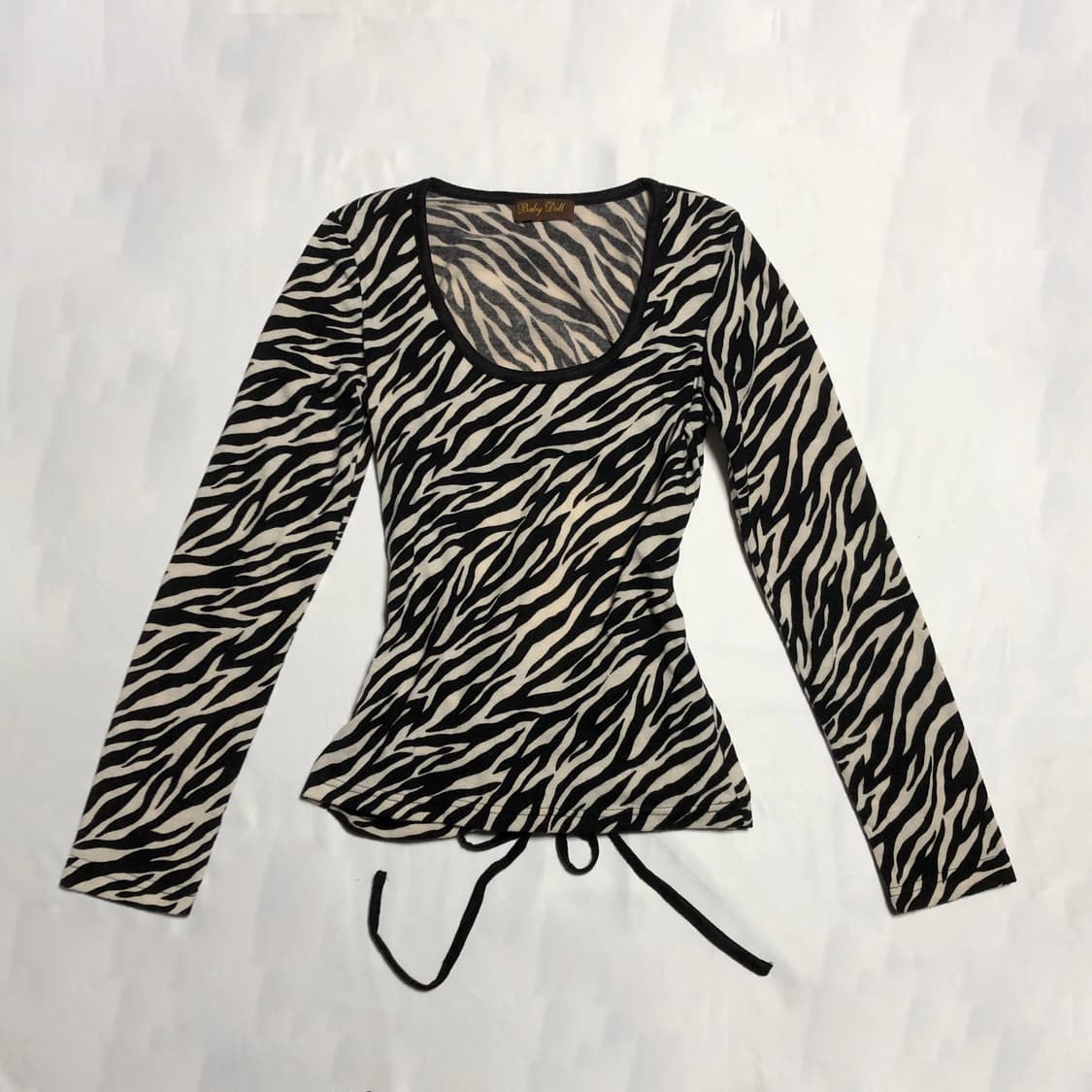 지브라 백 오픈 셔링 탑 블랙 화이트 상품이미지3