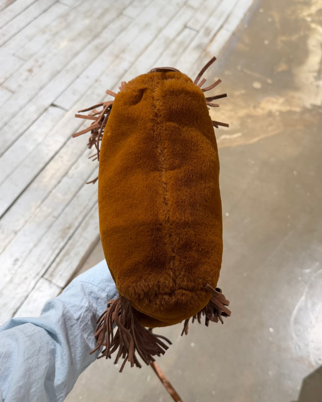 마쥬 브라운 퍼 프린지 숄더백 상품이미지6