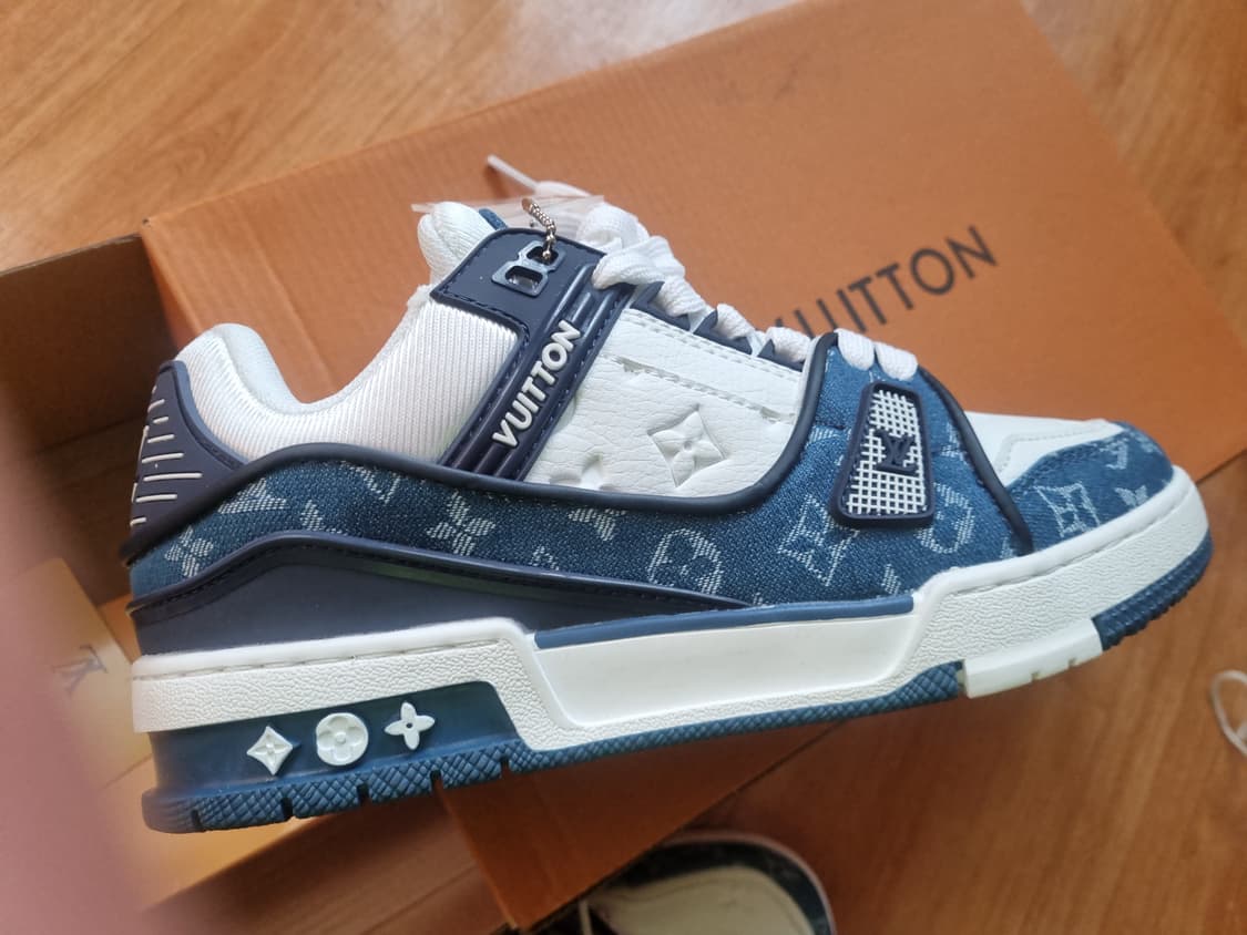 Louis Vuitton LV Trainer Sneakers Monogr 상품이미지1