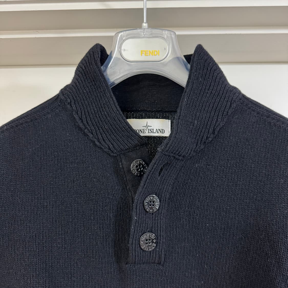 스톤아일랜드 버튼 카라 반집업 니트 L사이즈 블랙 상품이미지3