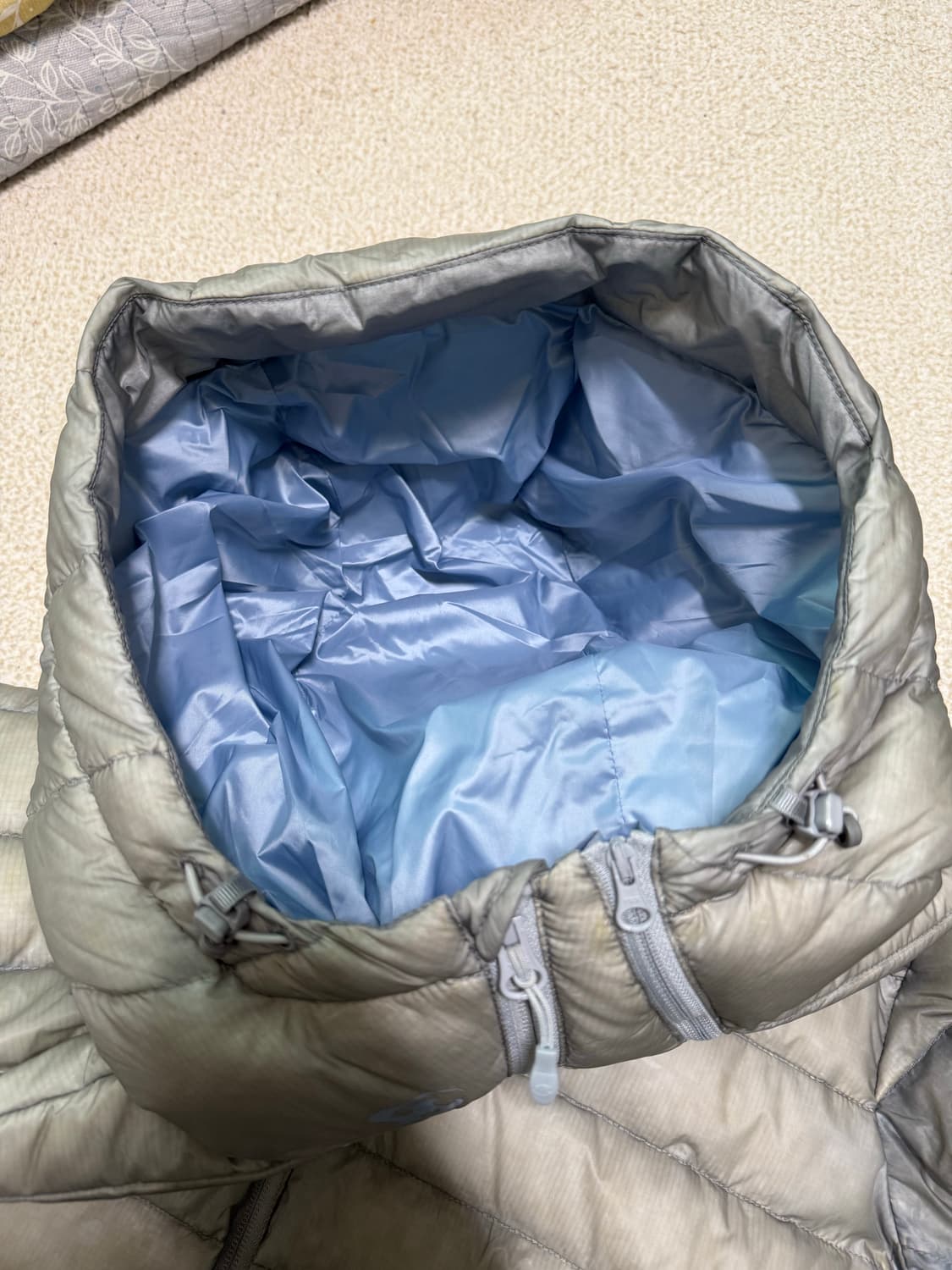 산산기어 25fw 서픽스 푸퍼 2사이즈 급처 상품이미지3