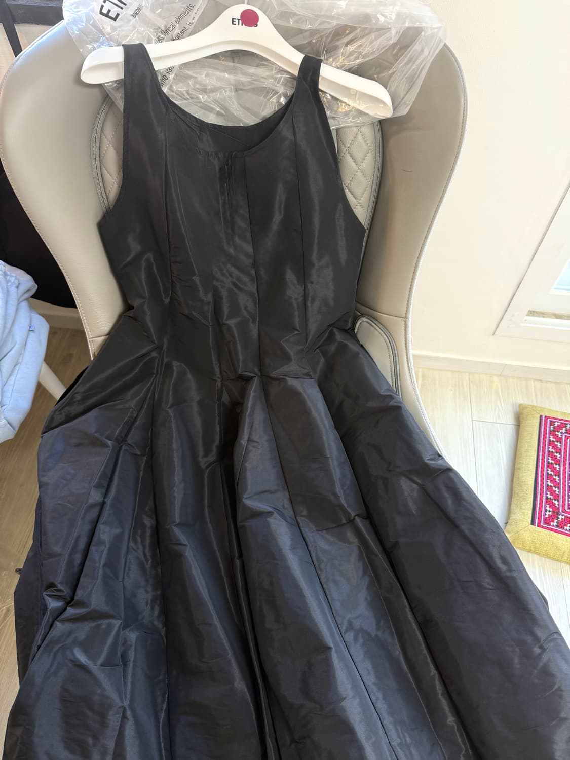 에토스 라인 슬리브리스 드레스 상품이미지2