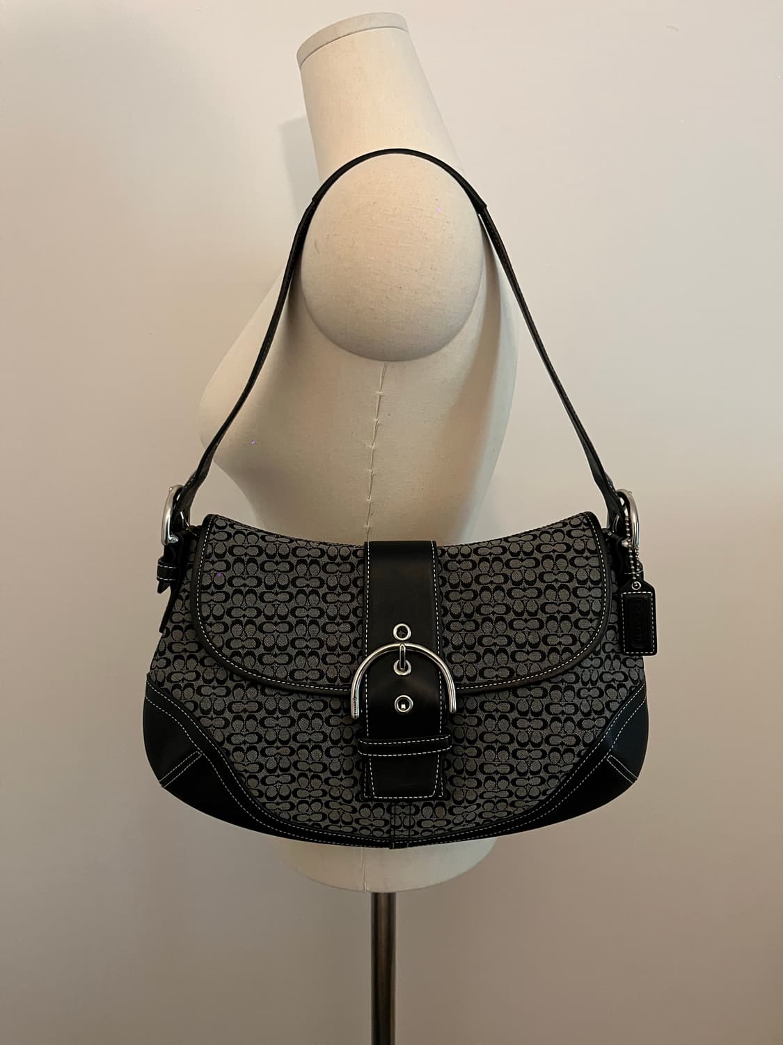 Coach Black Basic Shoulder Bag 상품이미지2