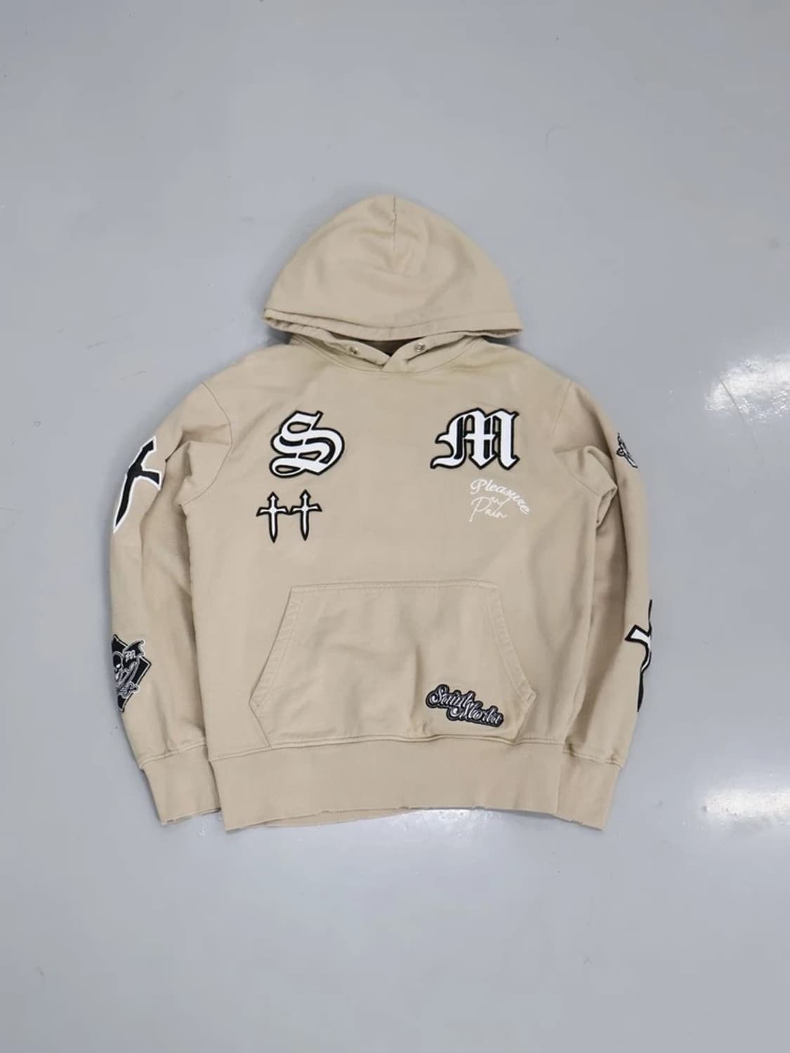 Saint Morta Skull Graphic Hoodie 상품이미지1