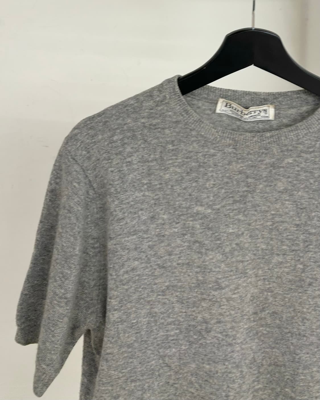 버버리 그레이 크루넥 반소매 니트 상품이미지3