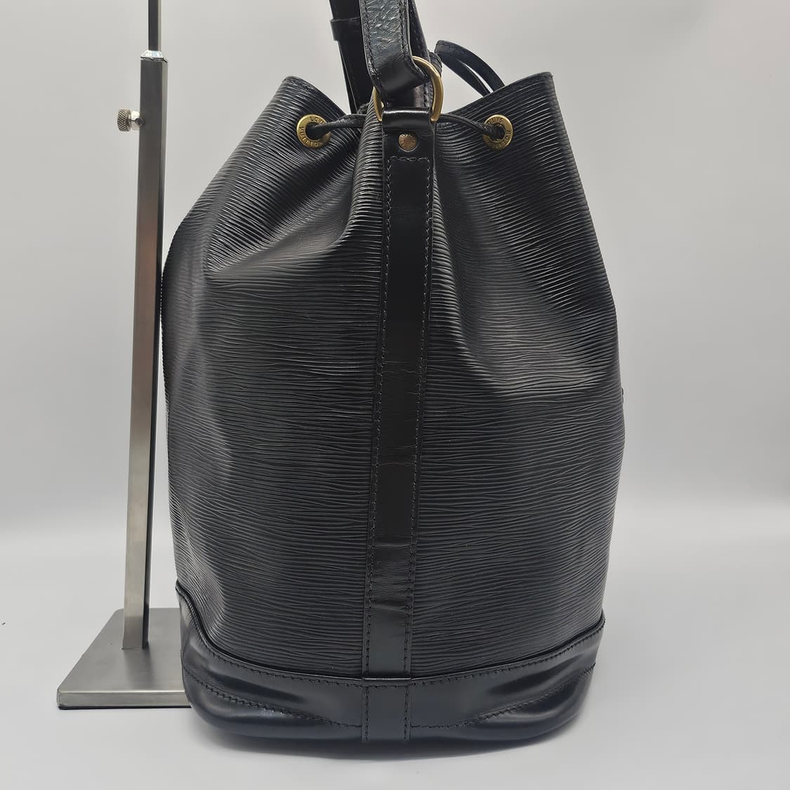 정품 루이비통 에삐 노아 GM 버킷백 상품이미지4