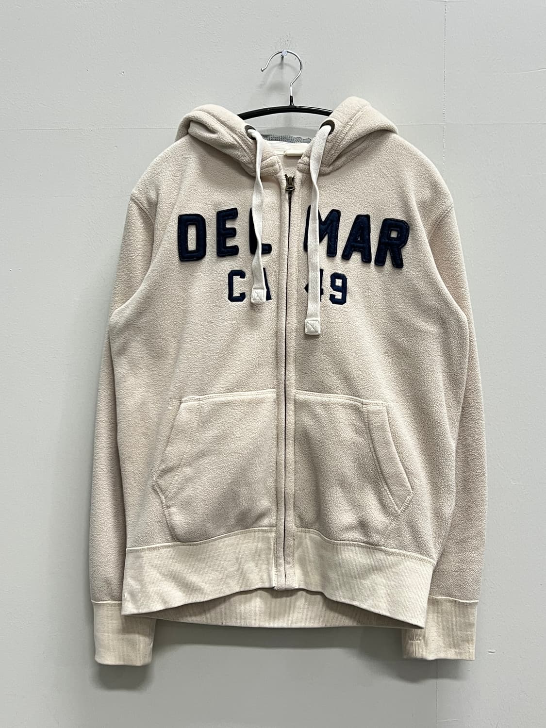 후아유 올드스쿨 패치로고 플리스 후드 집업 베이지 상품이미지2