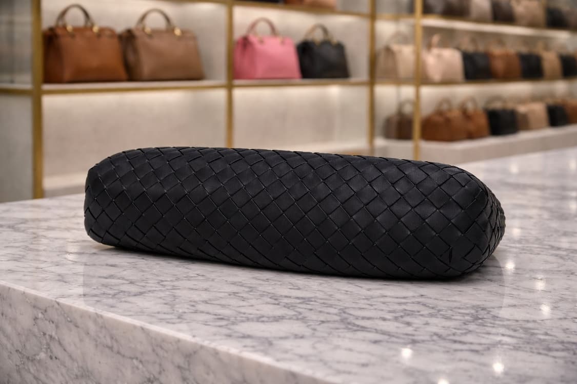 [S급] 보테가베네타 인트레치아토 만두 파우치 판매합니다!!! 상품이미지2