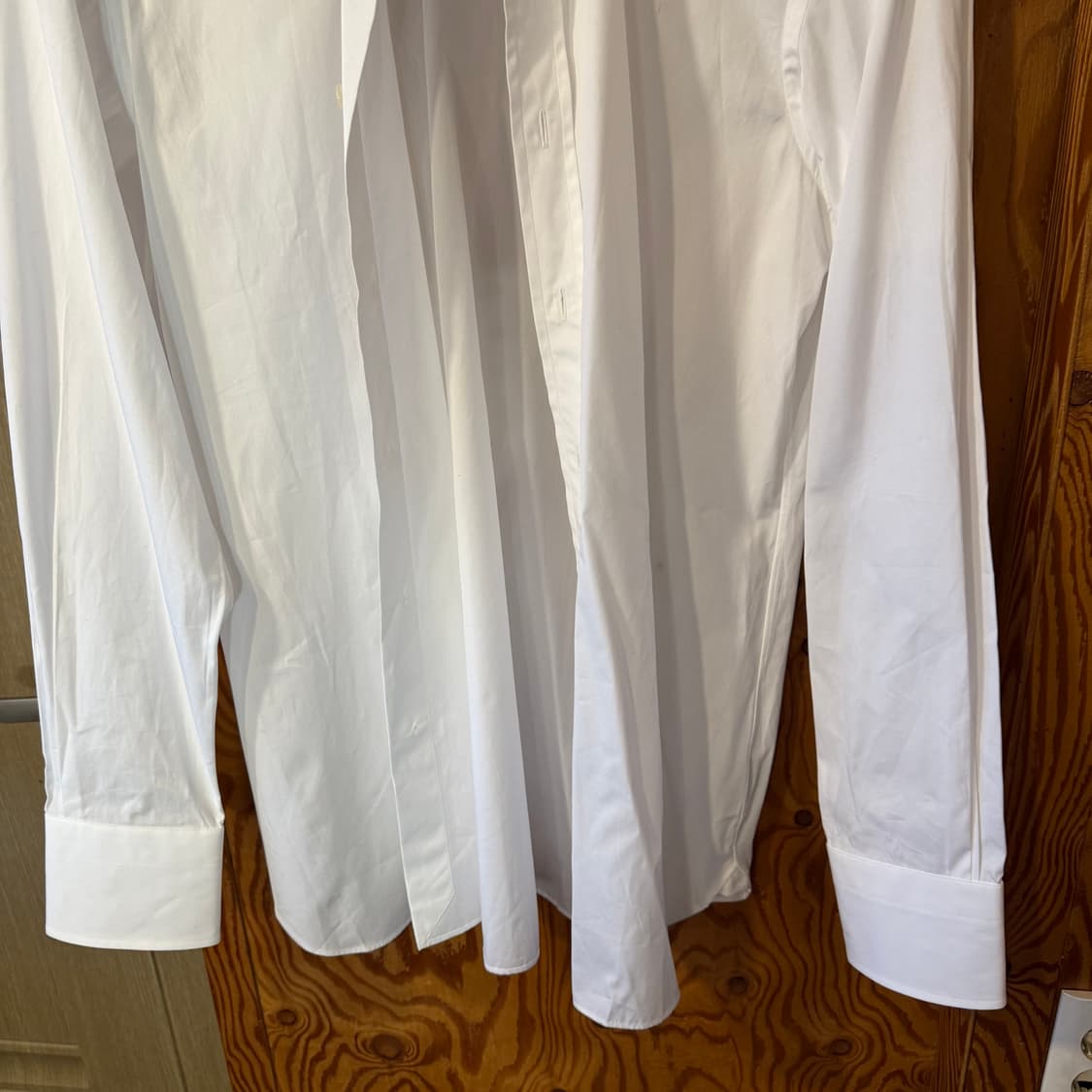 톰포드 화이트 드레스 셔츠 판매 합니다. 상품이미지3