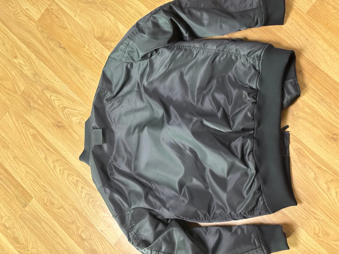 유니클로 x 질 샌더 하이브리드 다운 오버사이즈 MA-1 자켓 블랙 상품이미지3