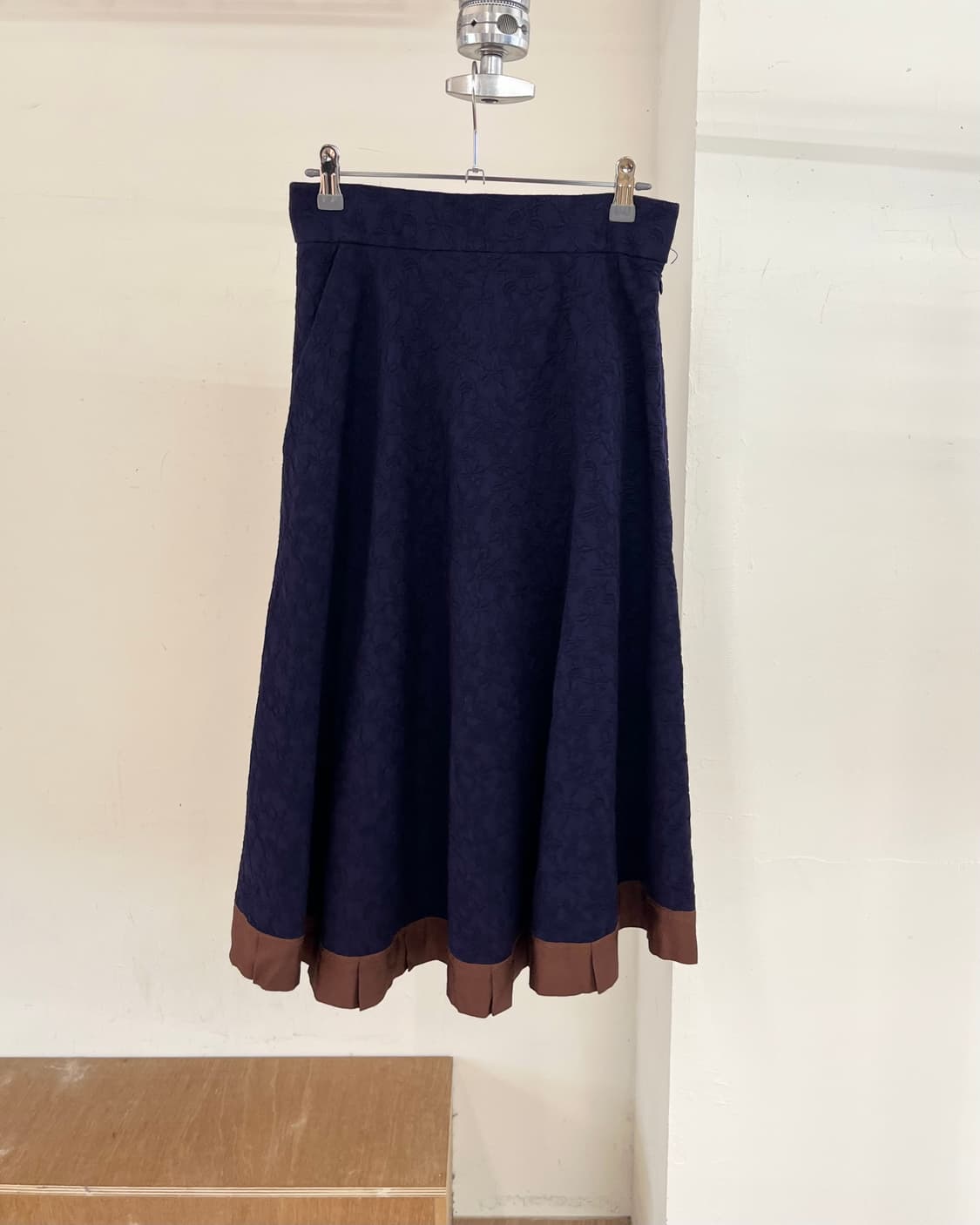 컬러 네이비 코튼 미디스커트 상품이미지1