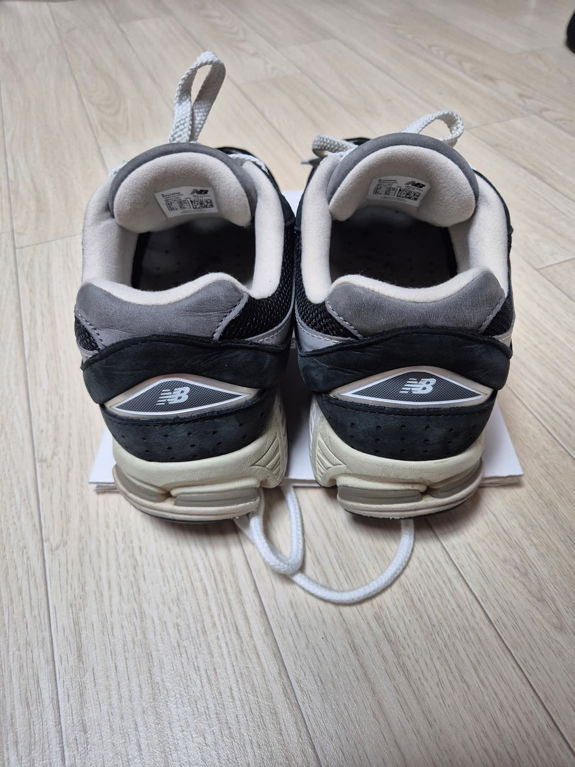 [275] 뉴발란스 2002R 프리미엄 빈티지 블랙 상품이미지3