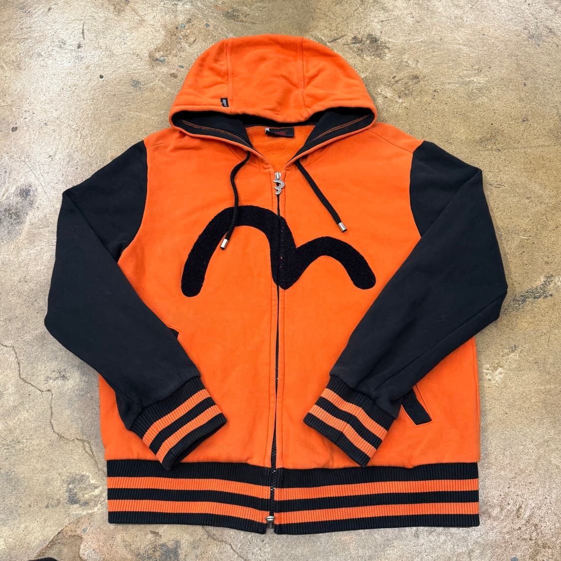 에비수 오렌지 배색 백로고 후드집업 상품이미지2