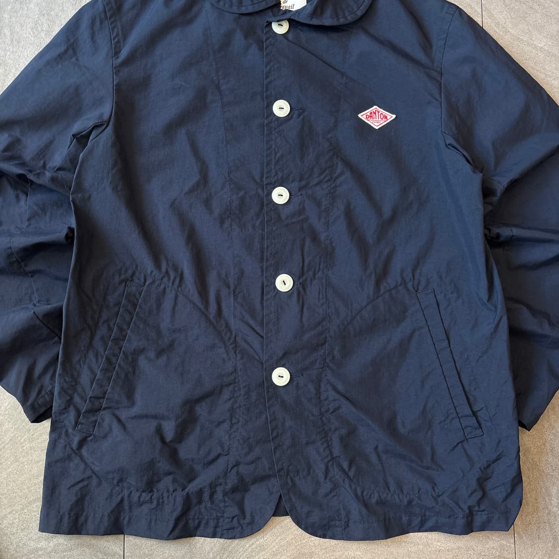 단톤 x 빔즈 네이비 나일론 자켓  상품이미지4